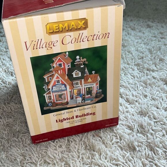 Lemax General Store Hardware Porcelain Lighted House Christmas Village 2006 - Picture 2 of 9